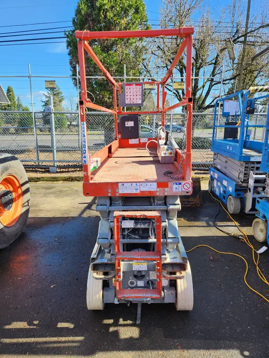 2017 Genie GR-20 Self-Propelled One-Person Lift