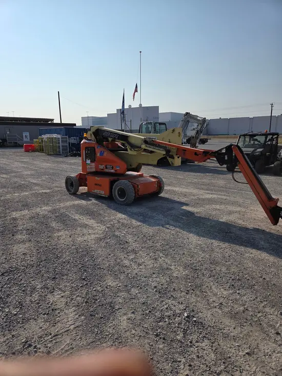 2018 JLG E400AJPN Articulating Boom Lift
