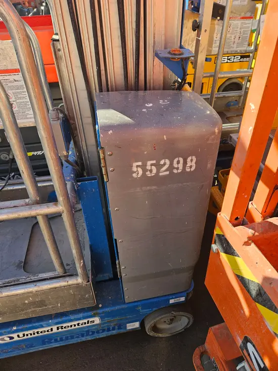 2017 Genie GR-20 Self-Propelled One-Person Lift