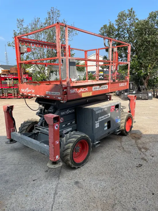 2018 Skyjack SJ6832RT Rough Terrain Scissor Lift