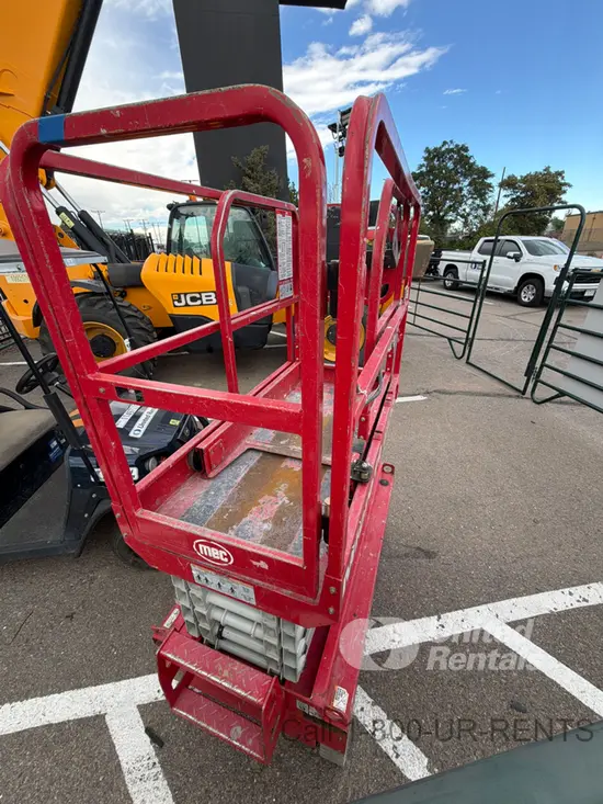 2018 MEC MICRO 19 Scissor Lift