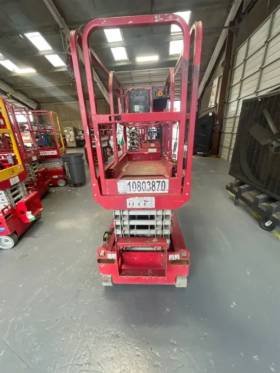 2018 MEC MICRO 19 Scissor Lift