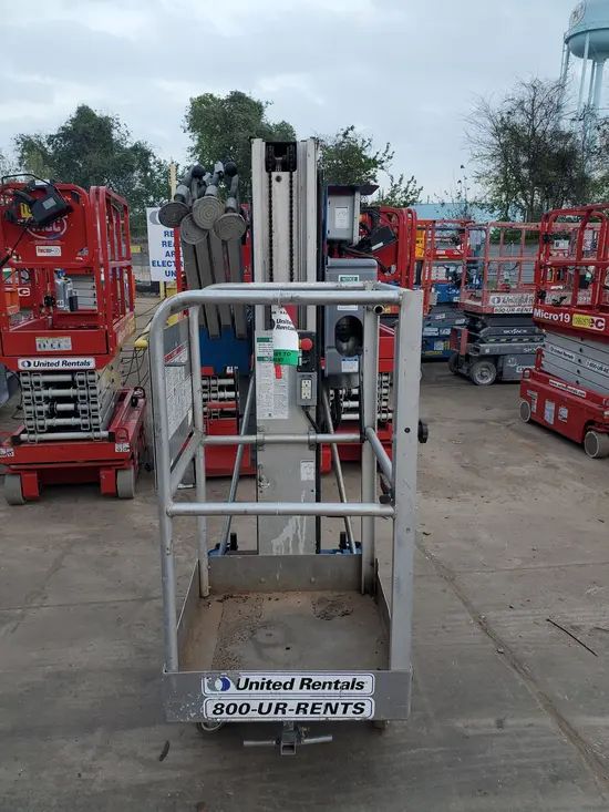 2018 Genie AWP-30SDC Pusharound Lift