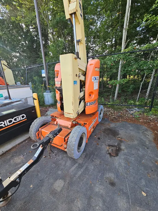 2013 JLG E300AJP Articulating Boom Lift