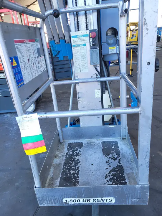 2017 Genie AWP-30SDC Pusharound Lift