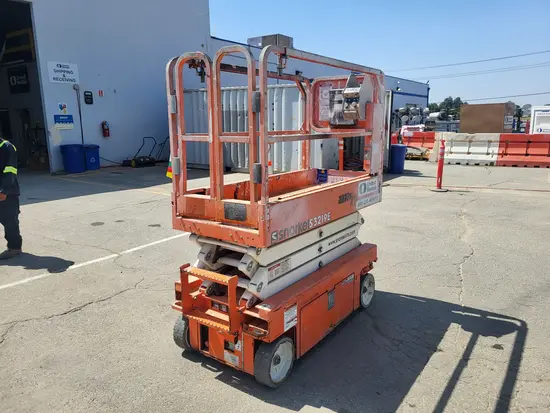 2018 Snorkel S3219E Scissor Lift