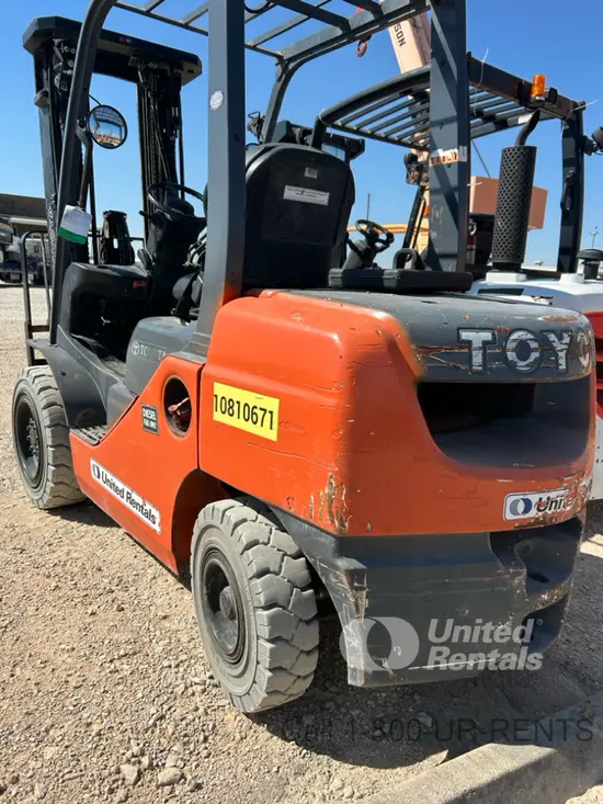 2018 Toyota 8FDU30 Warehouse Forklift