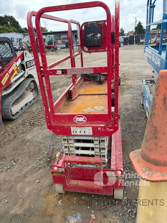 2018 MEC MICRO 19 Scissor Lift