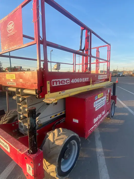 2016 MEC 4069ERT Scissor Lift