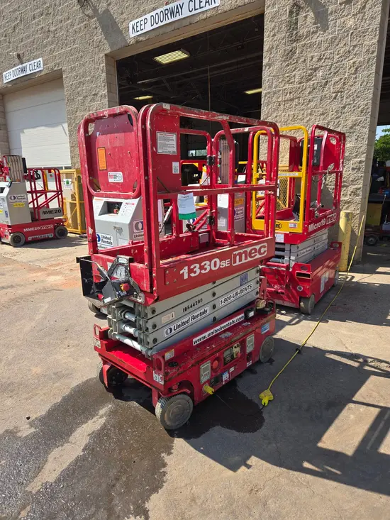 2018 MEC 1330SE Scissor Lift