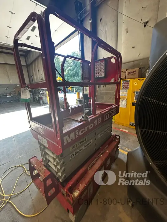 2018 MEC MICRO 19 Scissor Lift