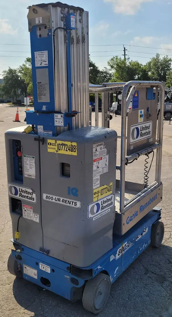 2018 Genie GR-20 Self-Propelled One-Person Lift