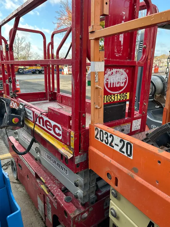 2018 MEC 1930SE Scissor Lift