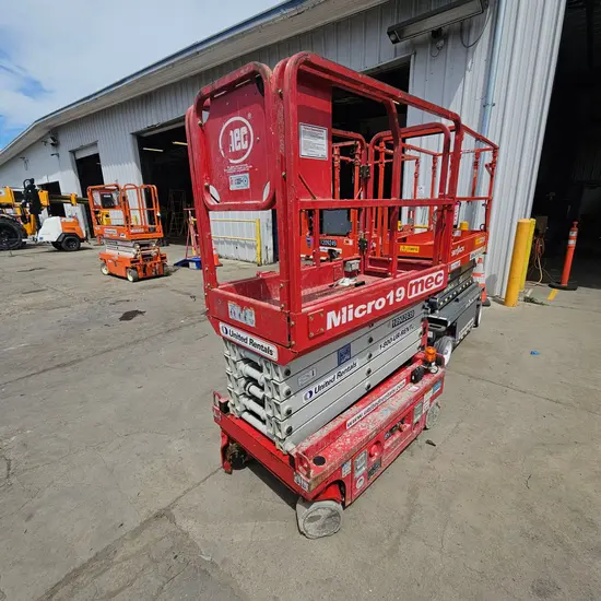 2019 MEC MICRO 19 Scissor Lift