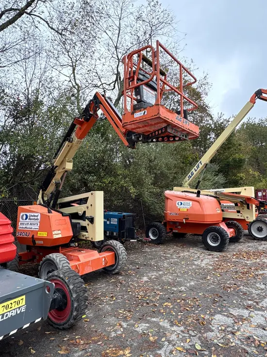 2018 JLG 340AJ Articulating Boom Lift