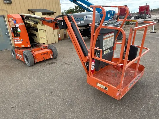 2018 JLG E300AJP Articulating Boom Lift