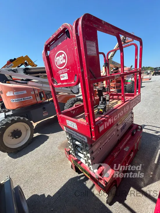 2018 MEC MICRO 19 Scissor Lift