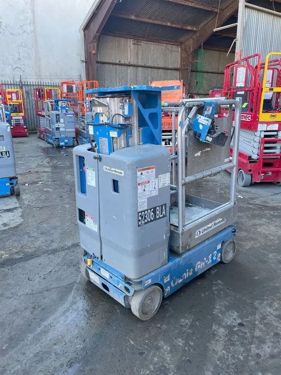 2017 Genie GR-12 Self-Propelled One-Person Lift