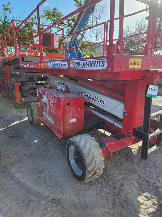 2019 MEC 3084RT Rough Terrain Scissor Lift