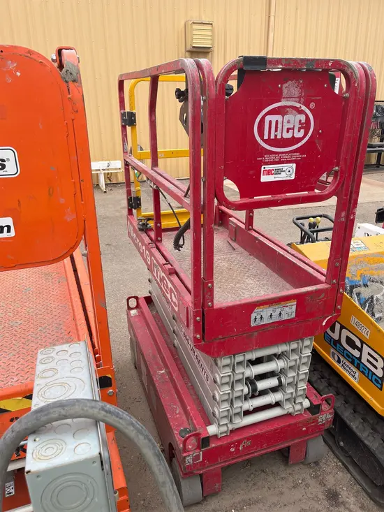 2018 MEC MICRO 19 Scissor Lift