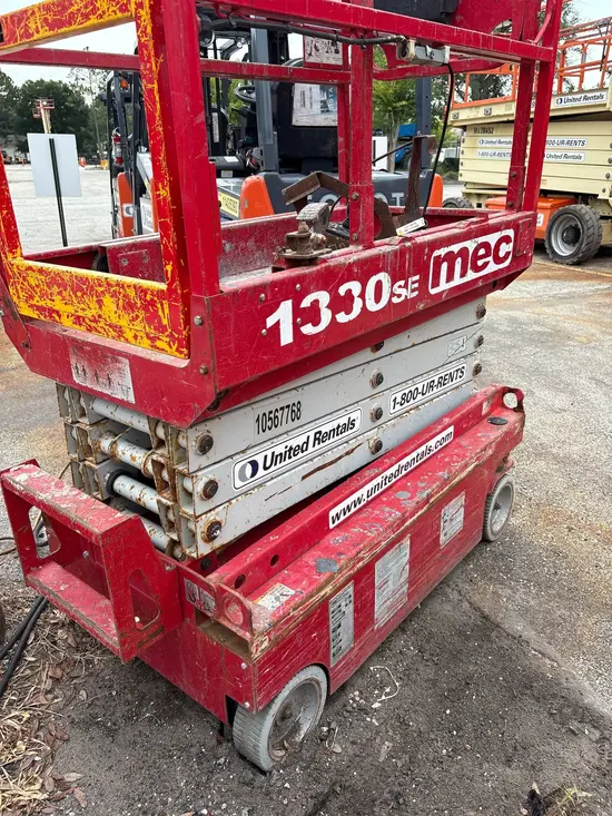 2017 MEC 1330SE Scissor Lift