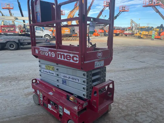 2017 MEC MICRO 19 Scissor Lift