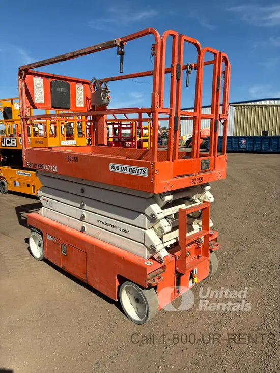 2017 Snorkel S4732E Scissor Lift