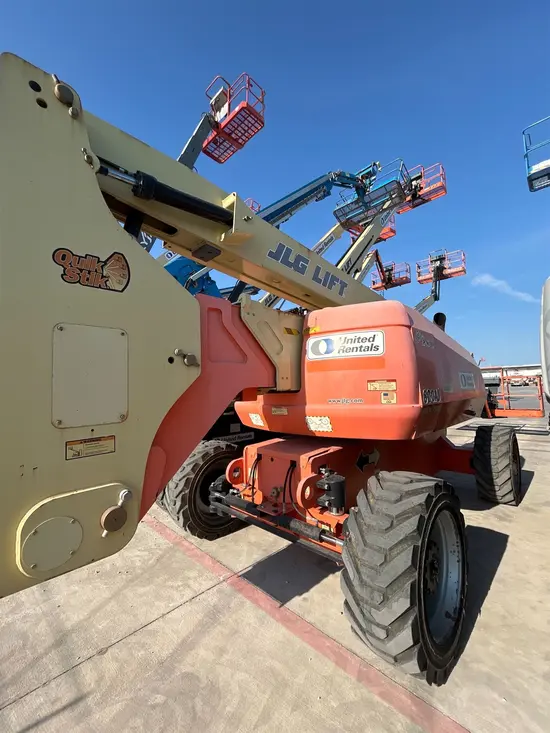 2017 JLG 800AJ Articulating Boom Lift