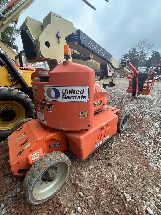2013 JLG E400AJPN Articulating Boom Lift