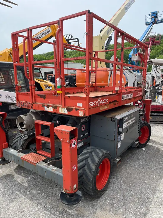 2017 Skyjack SJ6826RT Rough Terrain Scissor Lift