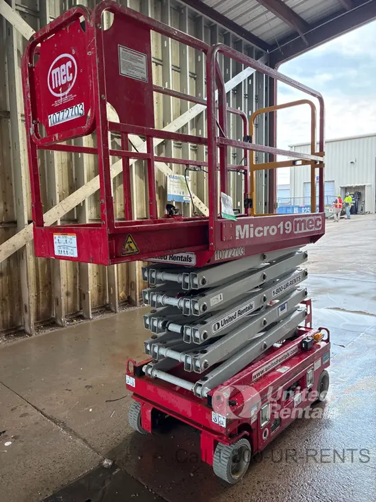 2018 MEC MICRO 19 Scissor Lift