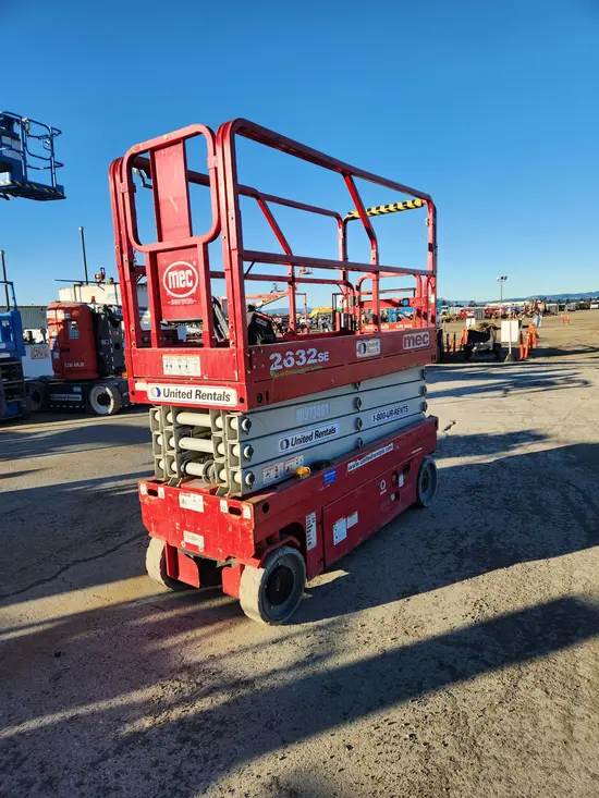 2019 MEC 2632SE Scissor Lift