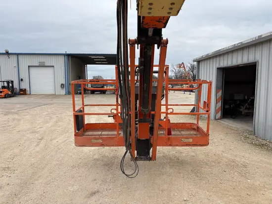 2016 JLG 800AJ Articulating Boom Lift