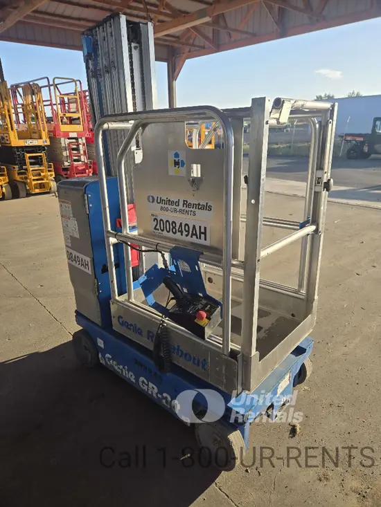 2017 Genie GR-20 Self-Propelled One-Person Lift