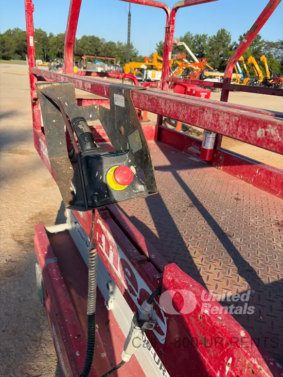 2017 MEC 3346SE Scissor Lift