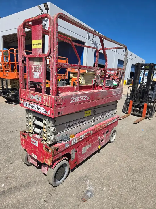 2017 MEC 2632SE Scissor Lift