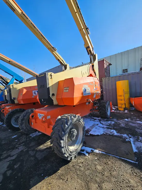 2017 JLG 800AJ Articulating Boom Lift