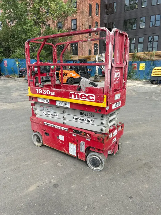 2017 MEC 1930SE Scissor Lift