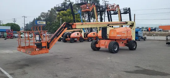 2013 JLG 800AJ Articulating Boom Lift