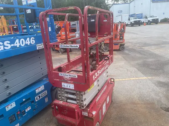 2017 MEC 1330SE Scissor Lift