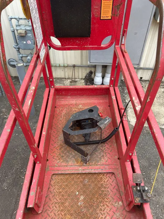 2019 MEC MICRO 19 Scissor Lift