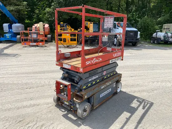 2016 Skyjack SJIII3219 Scissor Lift