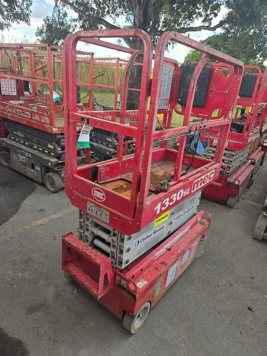 2017 MEC 1330SE Scissor Lift