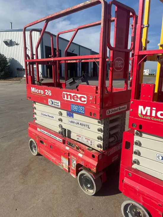 2019 MEC MICRO 26 Scissor Lift