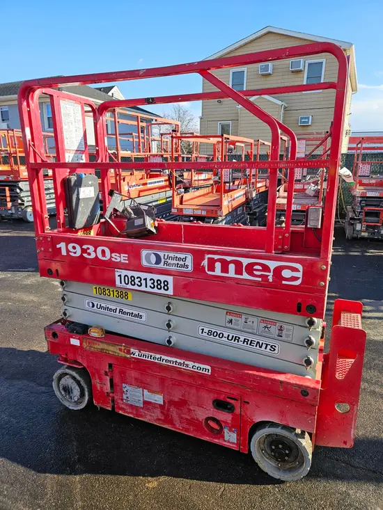 2018 MEC 1930SE Scissor Lift