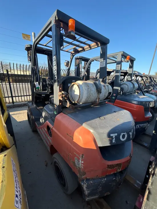 2019 Toyota 8FGU30 Warehouse Forklift