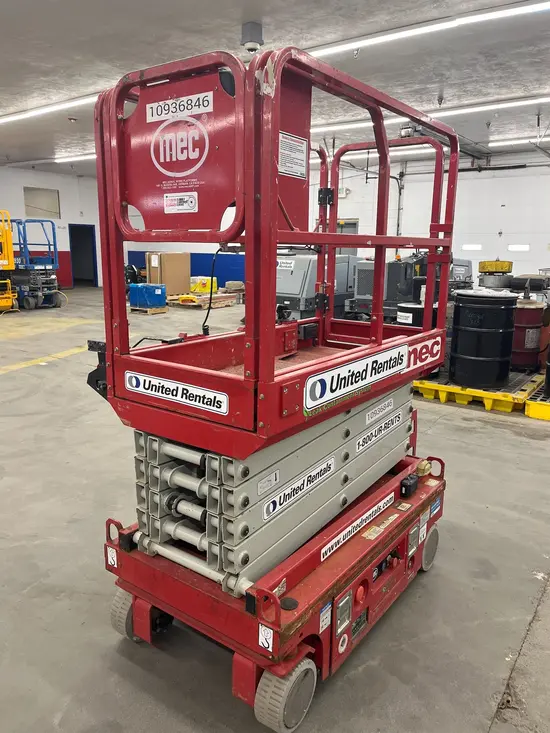 2019 MEC MICRO 19 Scissor Lift