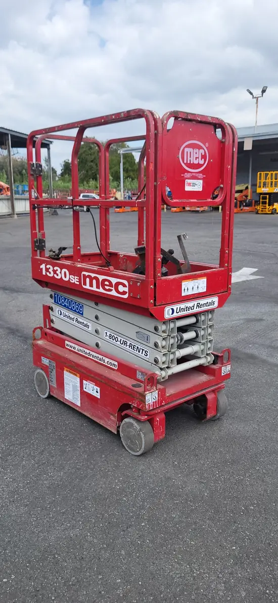 2018 MEC 1330SE Scissor Lift