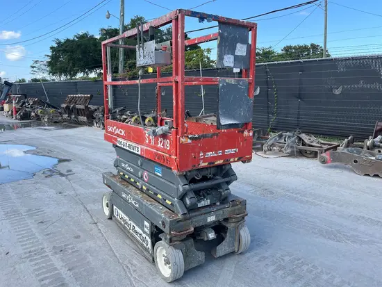 2016 Skyjack SJIII3219 Scissor Lift