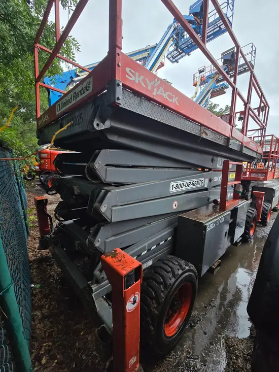 2016 Skyjack SJ9250RT Rough Terrain Scissor Lift
